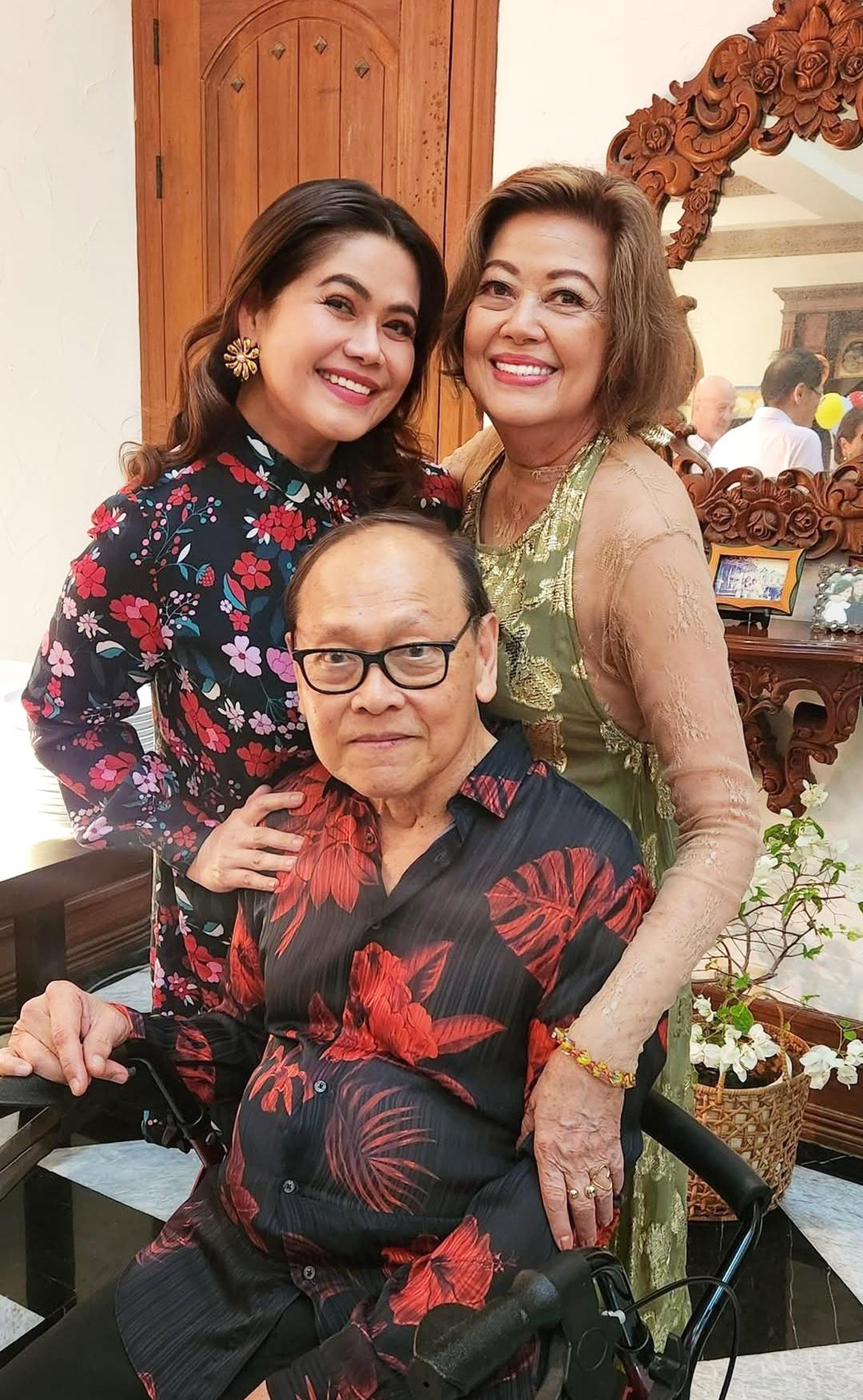 Birthday celebrator Boboy Atillo with Sonia Yuvallos and wife Irma.