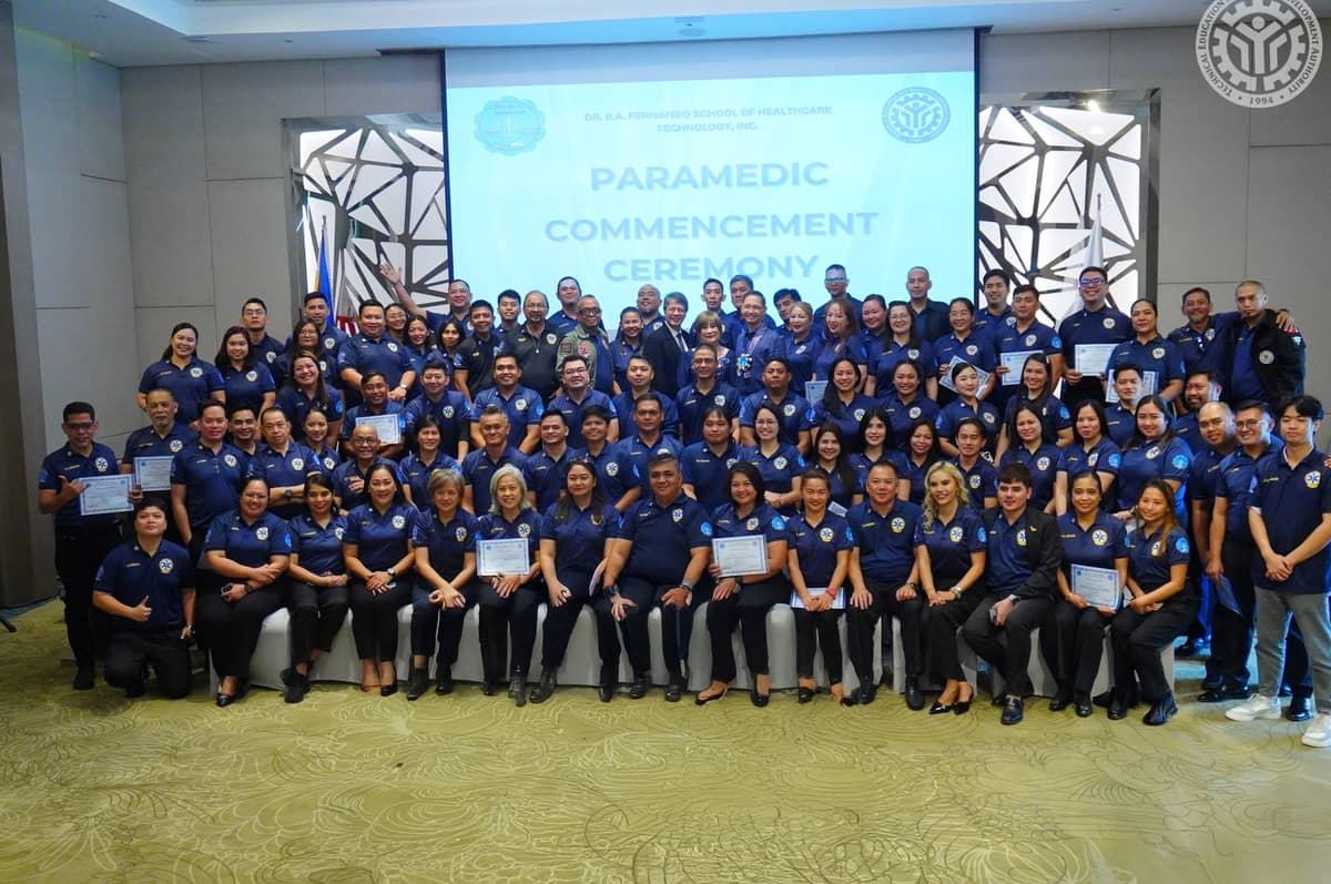 First batch of paramedics graduates of Dr. RA Fernando School of Healthcare Technology Inc.
