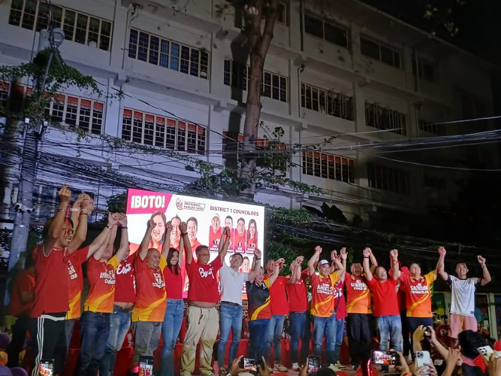 Vico accused of bringing false hope