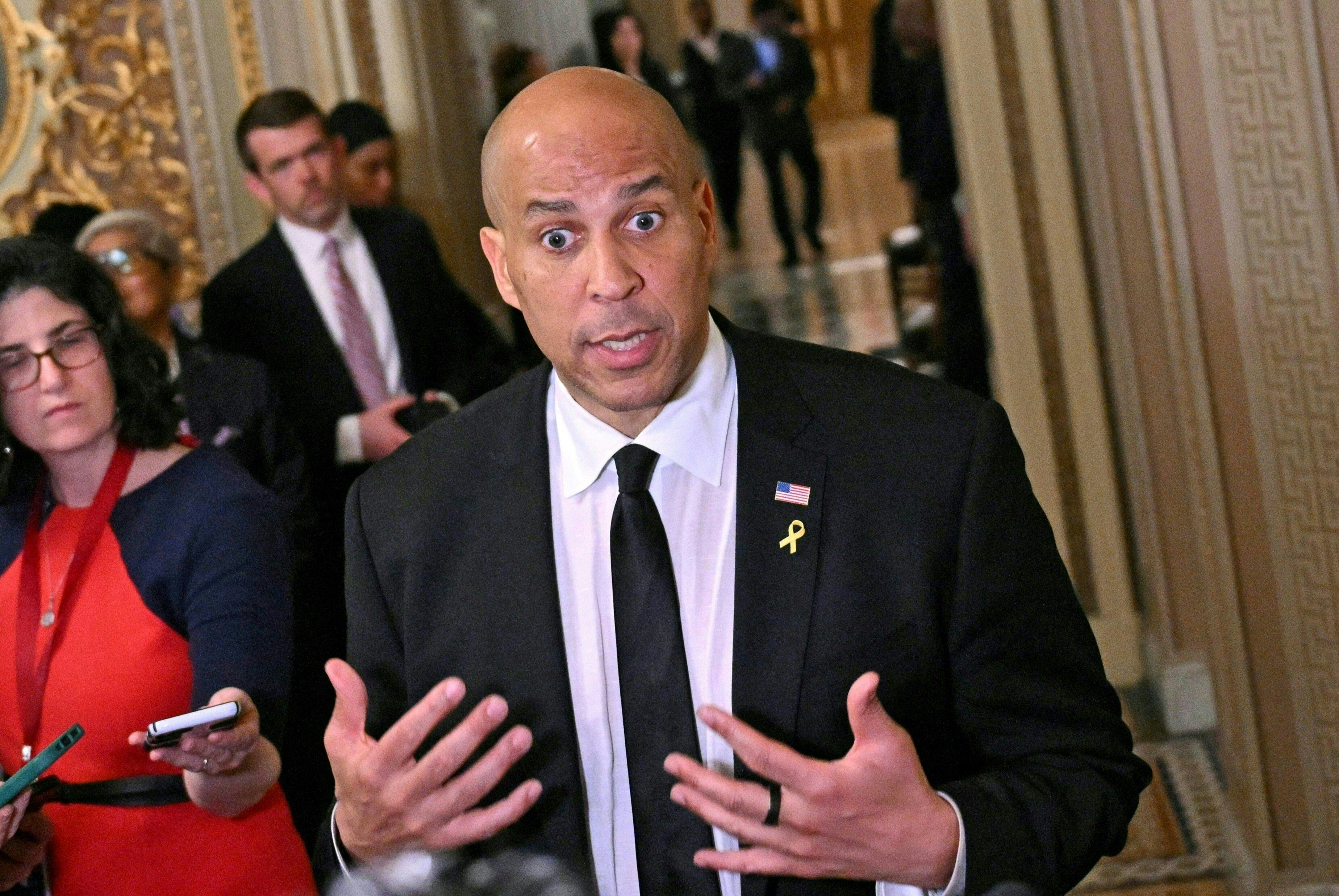 US senator smashes record with 25-hour anti-Trump speech