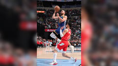 Curry puts on a show, drops 52; Jokic fires 61