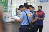 An hour after MMDA’s Gabriel Go publicly apologized, Police Captain Erik Felipe entered the Quezon City Hall of Justice on Thursday, 3 April 2025, to file a data privacy act and cyber libel case against Go. The case follows a viral video from last week showing a ticketing officer parked on the sidewalk.
