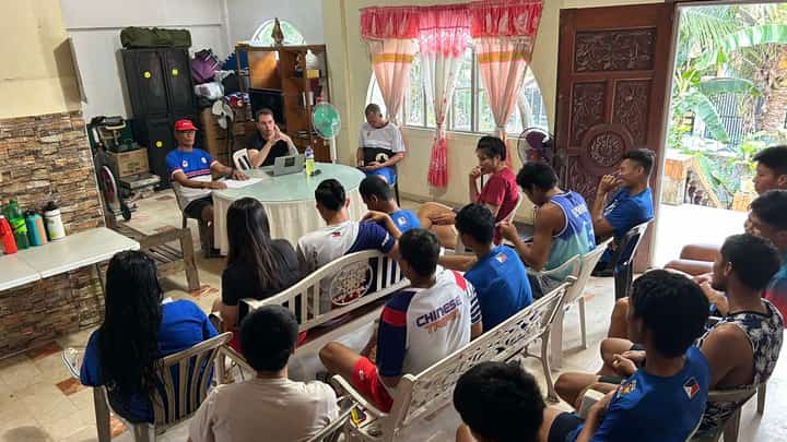 Rowers bound for Thailand, Germany