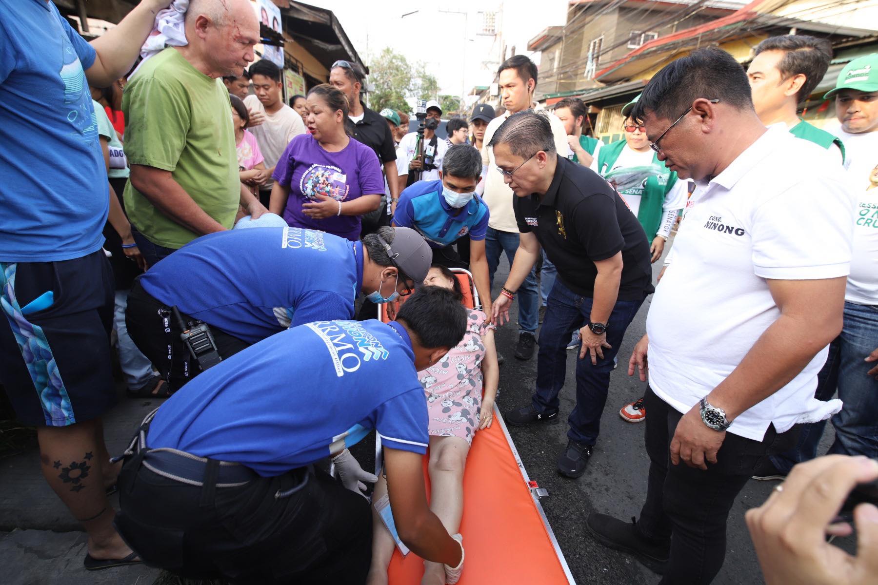 Bong Go halts motorcade to aid elderly couple injured in Malabon crowd surge