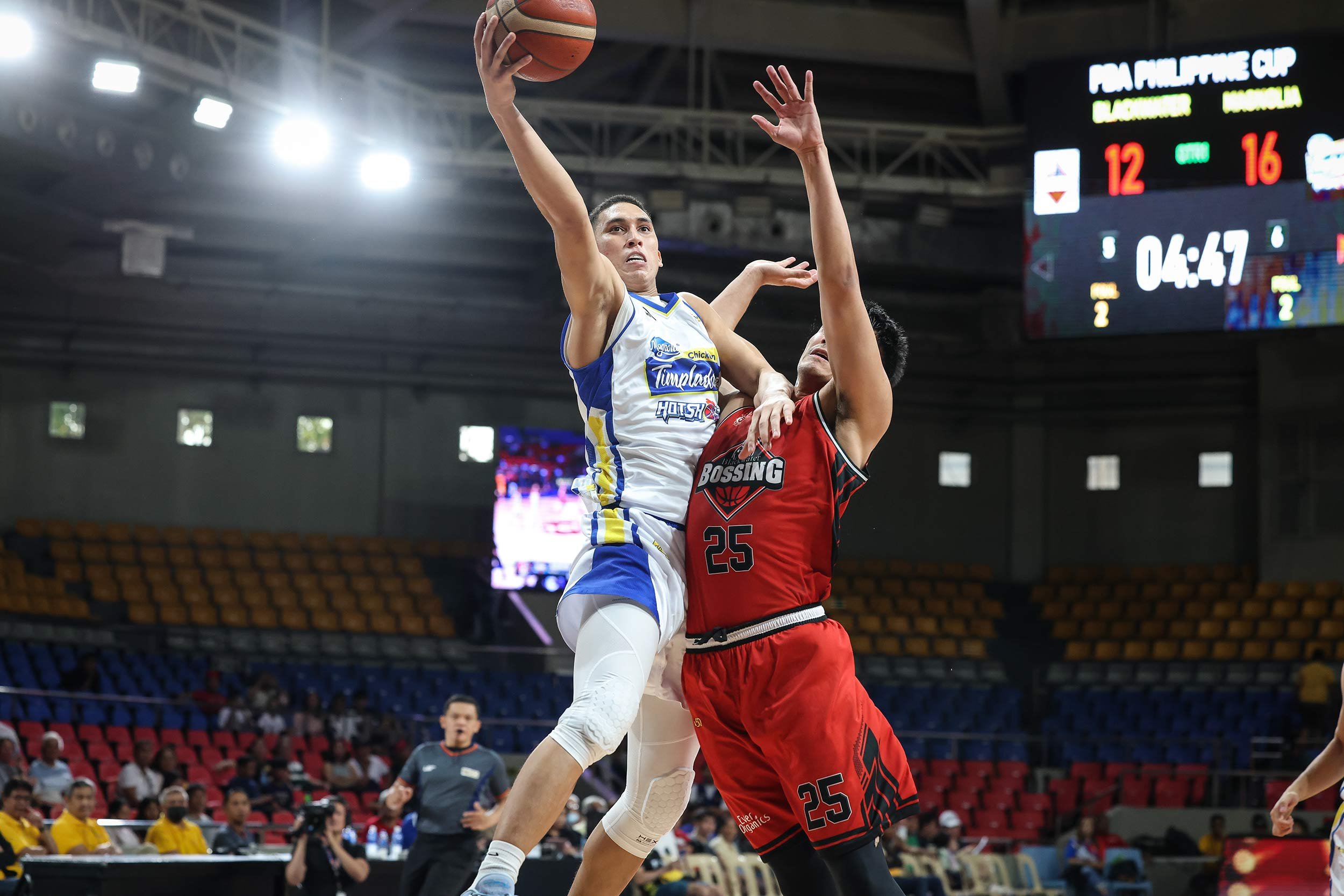 STAR SHOOTER: Lucero powers Magnolia past Blackwater