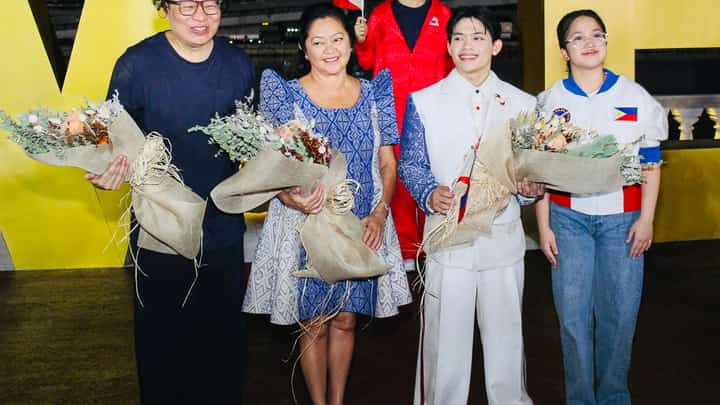 Designer Avel Bacudio, First Lady Liza Araneta Marcos, Carlos Yulo and Marijah Bacudio Zaballa.
