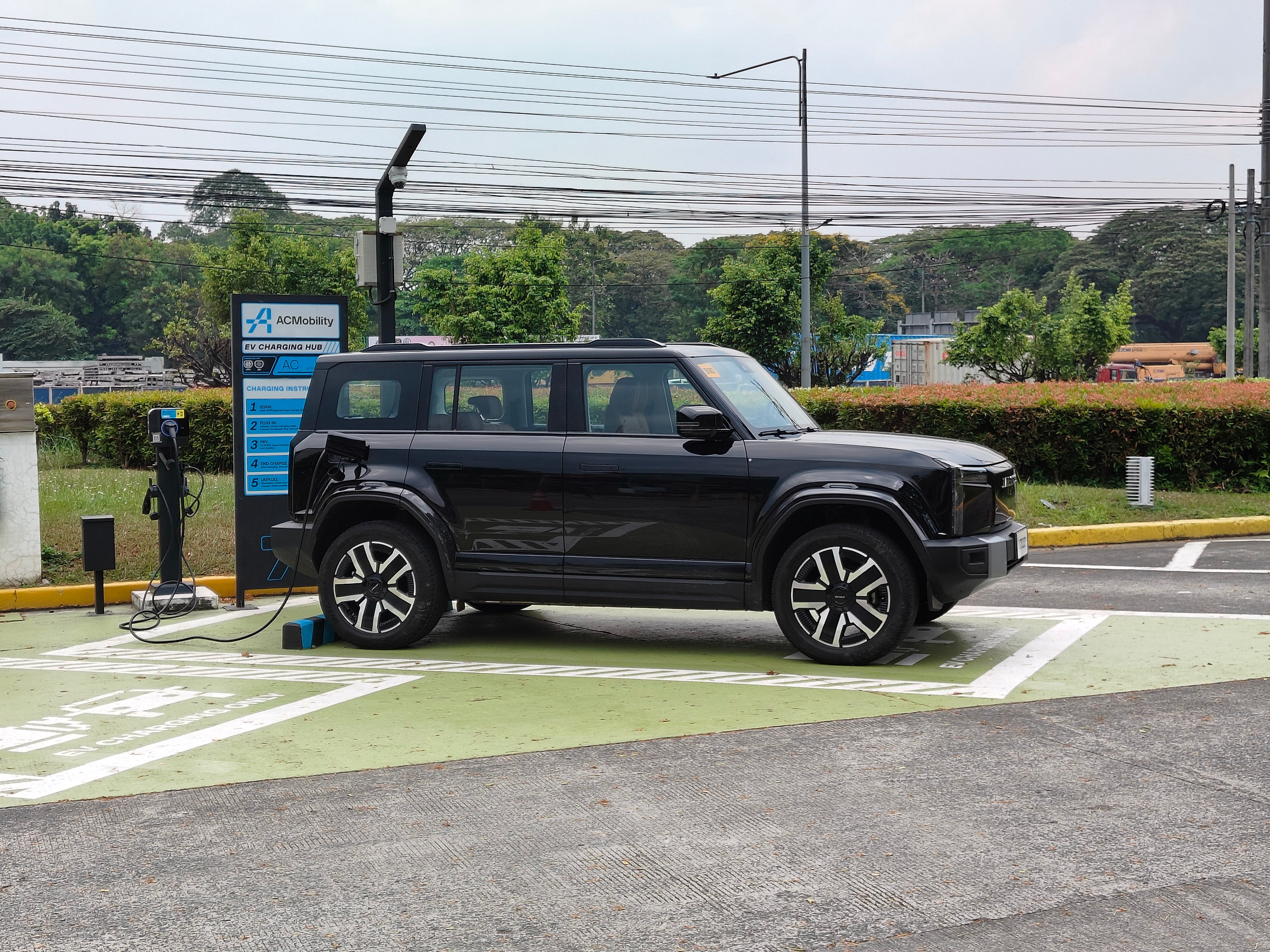 The Jaecoo EJ6 charges up quietly before its next mighty ride.