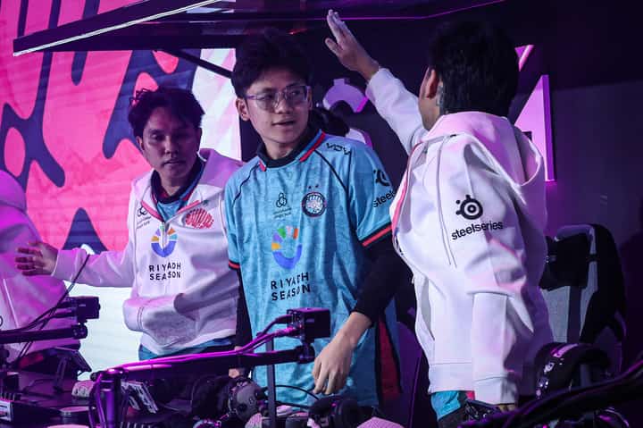 Twisted Minds keep playoff hopes alive with win over TNC