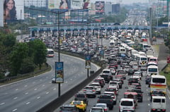 As Lenten exodus looms, LTO deploys enforcers at SLEX