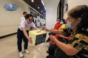 Tzu Chi prays, donates for quake victims