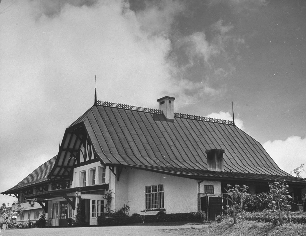 Taal Vista Lodge in 1942.