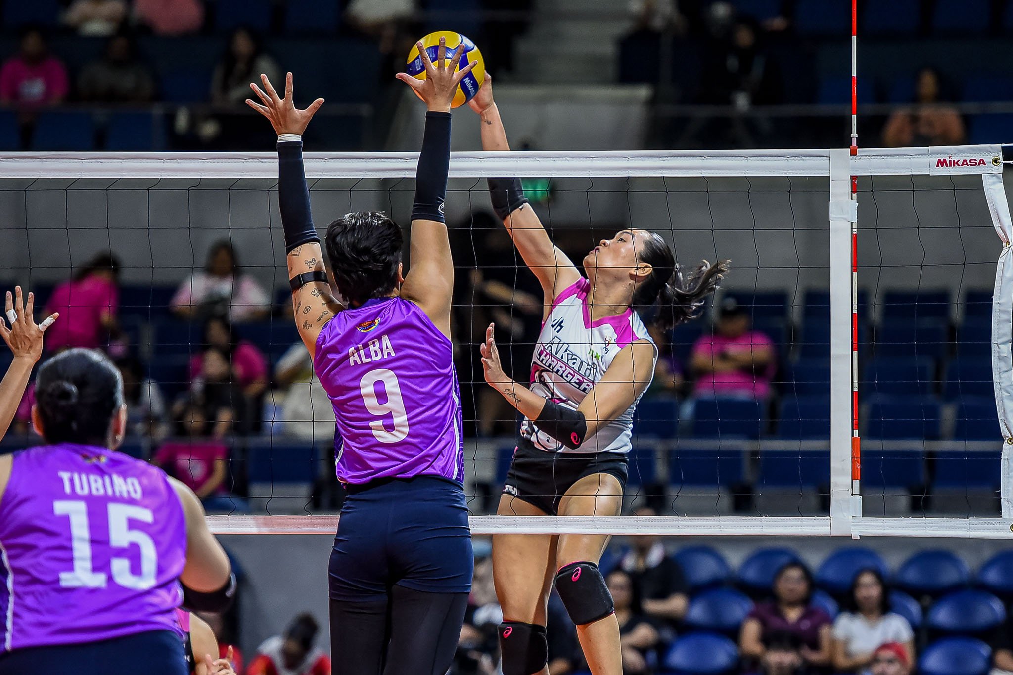 Akari springs to life, nears bronze