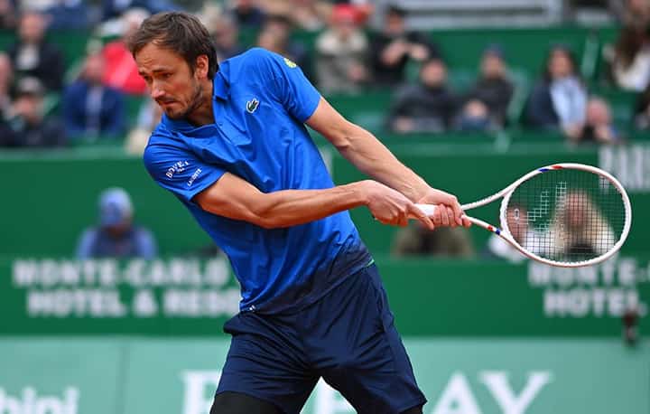 Medvedev sends Khachanov packing