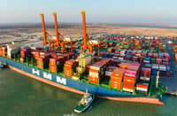 The HMM Daon has a capacity of 16,010 TEUs, a beam of 51 meters, a length overall of 365.16 meters, and a gross tonnage of 152,003. The vessel is part of the Premiere Alliance consortium by HMM, Yang Ming and Ocean Network Express, which facilitates imports from China and the Far East.