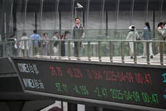 Trade turmoil spurs global recession