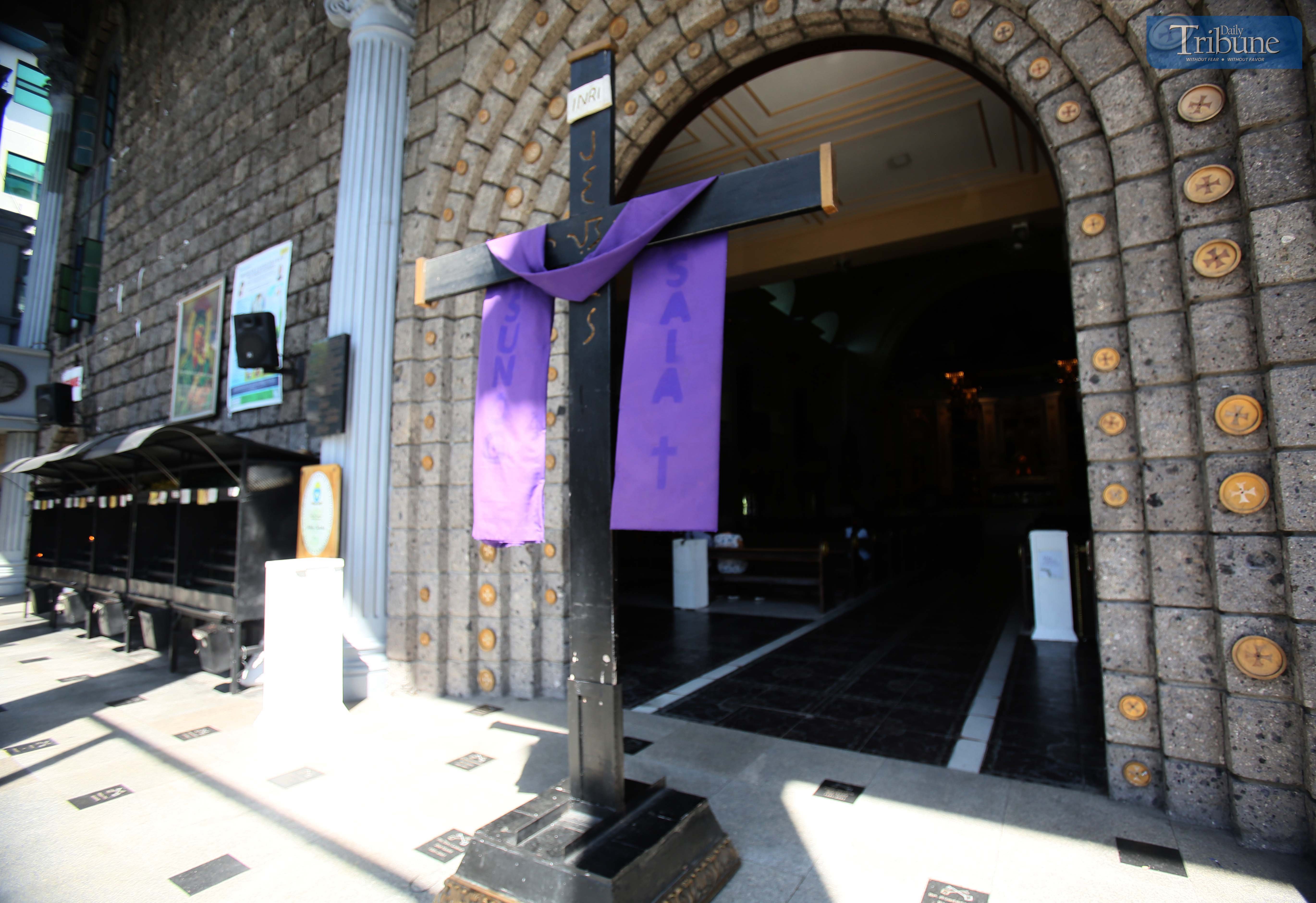Giant cross displayed at St. Peter Parish: Shrine of Leaders 