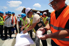 Rubio inspects P28.7M misdeclared refined sugar in Subic