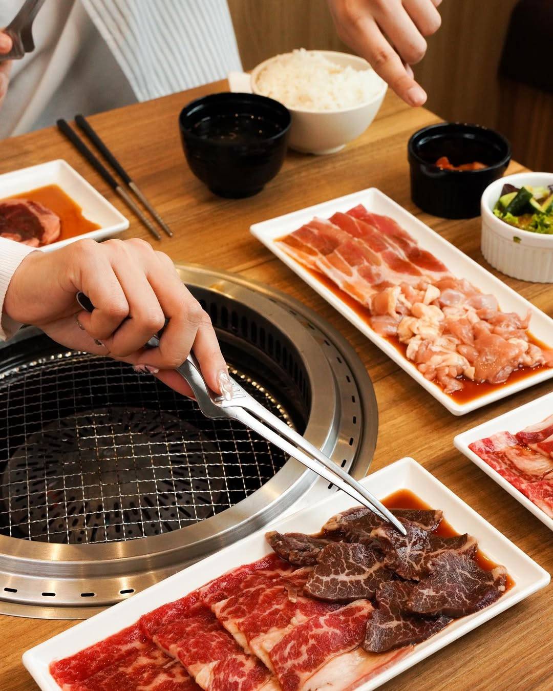 Fast, flavorful, and full of character. Cebuanos can enjoy Japan in two different ways: a solo-grilling experience at Yakiniku Like or savoring handcrafted brews and fluffy soufflé pancakes over brunch at Hoshino Cafe.