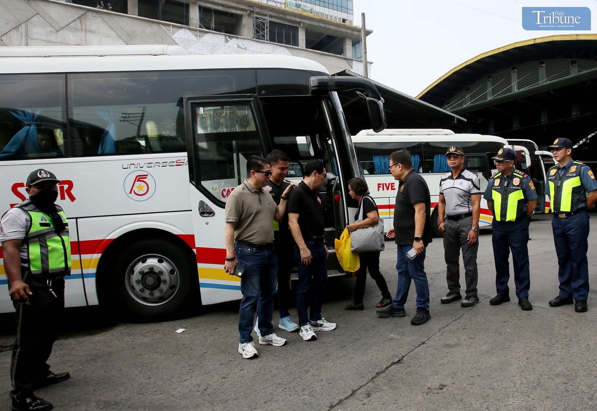 Metropolitan Manila Development Authority Chairman Atty. Don Artes conducted an inspection of the provincial bus terminal Friday, 11 April, with the Philippine Drug Enforcement Agency, Philippine National Police - Highway Patrol Group, and the Quezon City Government Traffic and Transport Management, in preparation for the influx of passengers traveling for the Holy Week holiday next week.