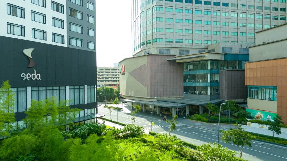 The Seda Vertis North hotel and Ayala Malls Vertis North are all within walking distance from the Vertis North Garden. Photo courtesy of Ayala Land, Inc.