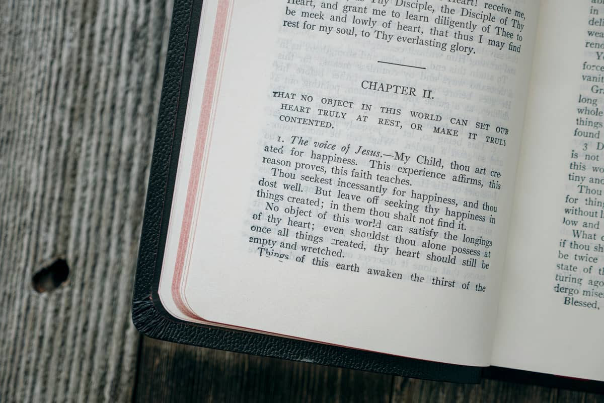 The pa-karidad starts during the ‘pabasa’ (reading) — chanting of the
‘Pasion,’ which is based on a book narrating the passion, death and resurrection of Christ.