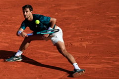 ITALIAN STALLION: Musetti stuns ‘heartbroken’ Tsitsipas, makes semis