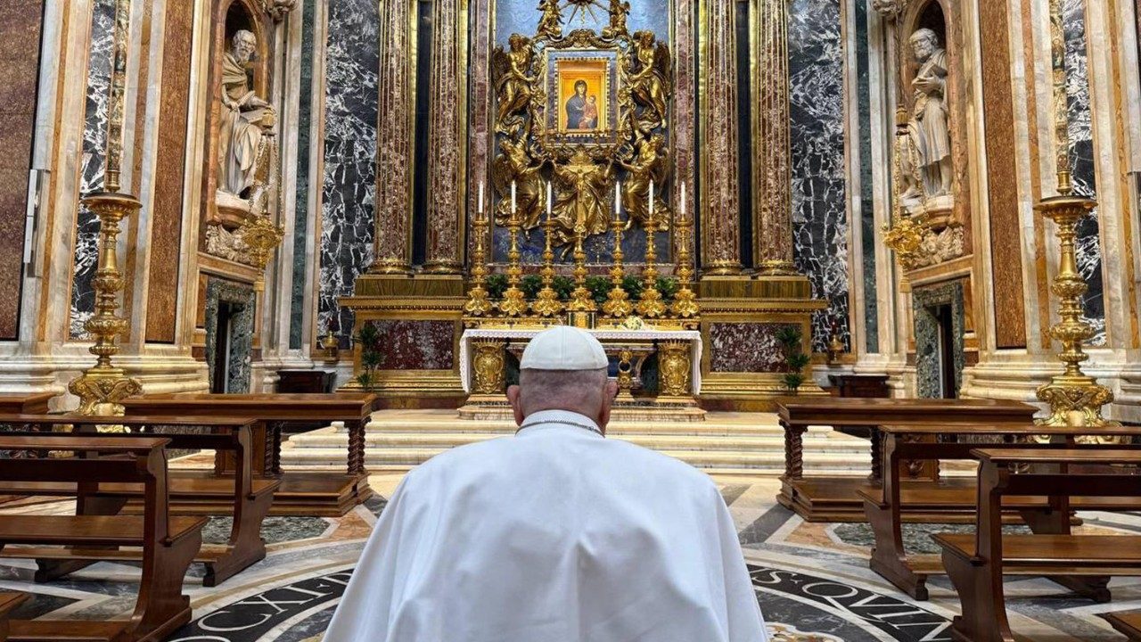 Faithful hope for Pope’s Easter appearance