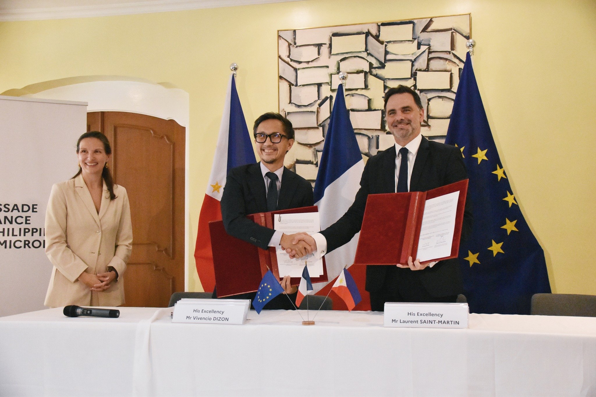 French minister, Phl officials strengthen relationship