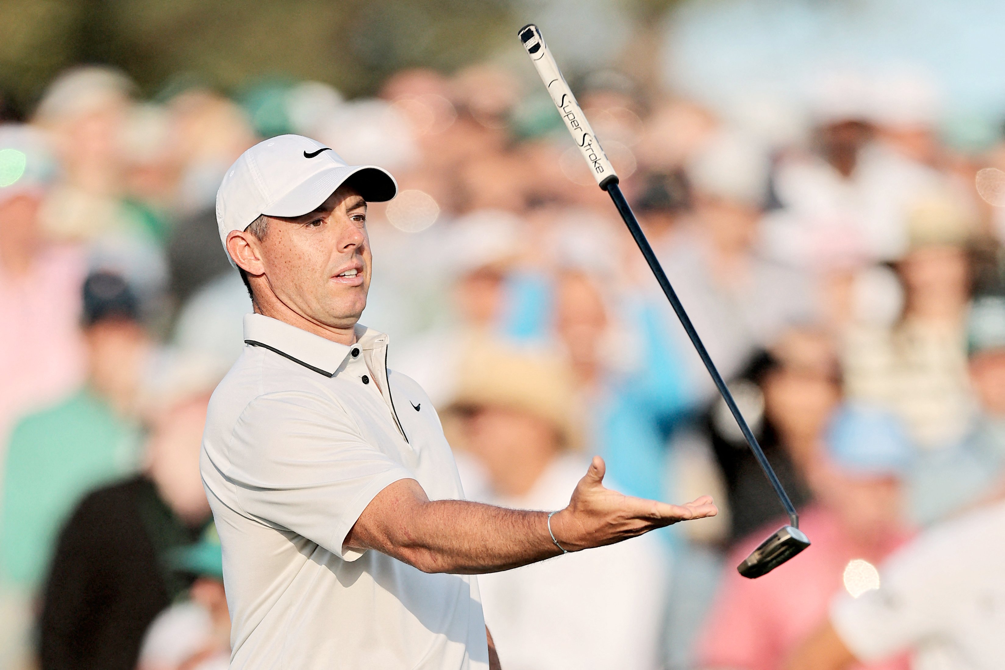 STRONG START, STRONG FINISH: McIlroy makes big moves, grabs Masters lead