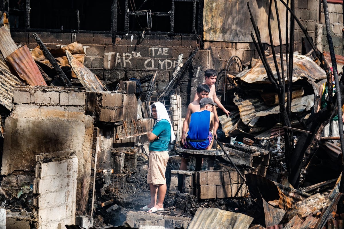 QC fire destroys 100+ homes