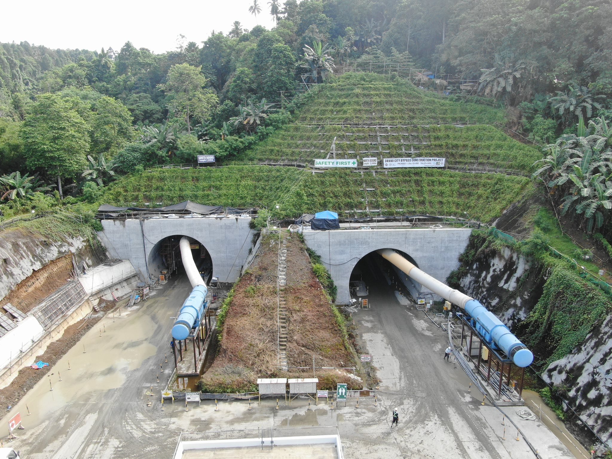 DPWH: Phl's longest mountain tunnel 91% complete




