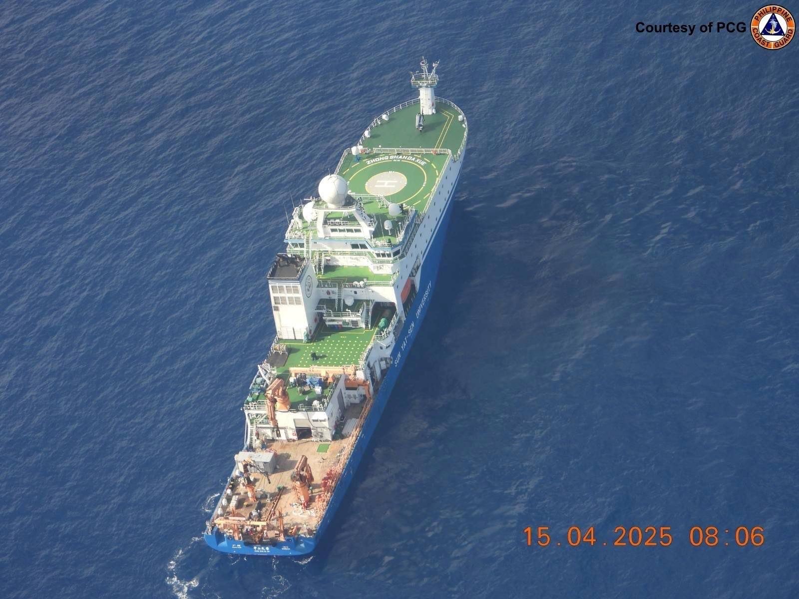 Chinese ship blocks Phl Coast Guard near Panatag Shoal