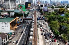 Traffic builds up on EDSA southbound on Holy Wednesday