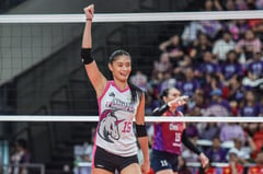 Akari’s bronze shines like gold