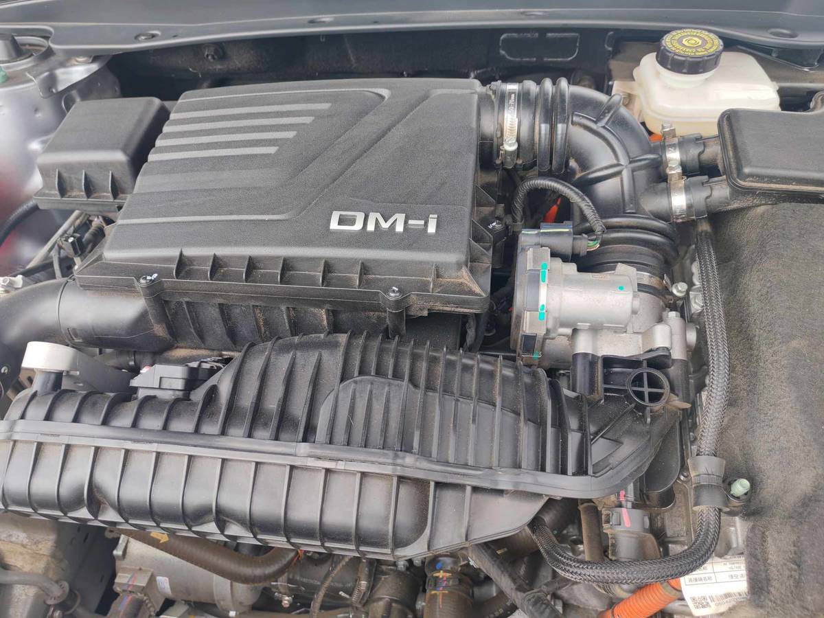 Under the hood, the Seal 5 DM-i’s hybrid system blends electric and gasoline power.