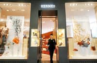 The group said its 22,000 employees worldwide would get a 4,000-euro bonus early this year as part of "its policy of sharing the fruits of growth with all those who contribute to it on a daily basis".