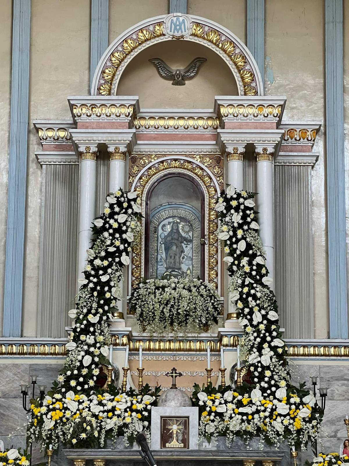 The retablo of the Oslob Church.