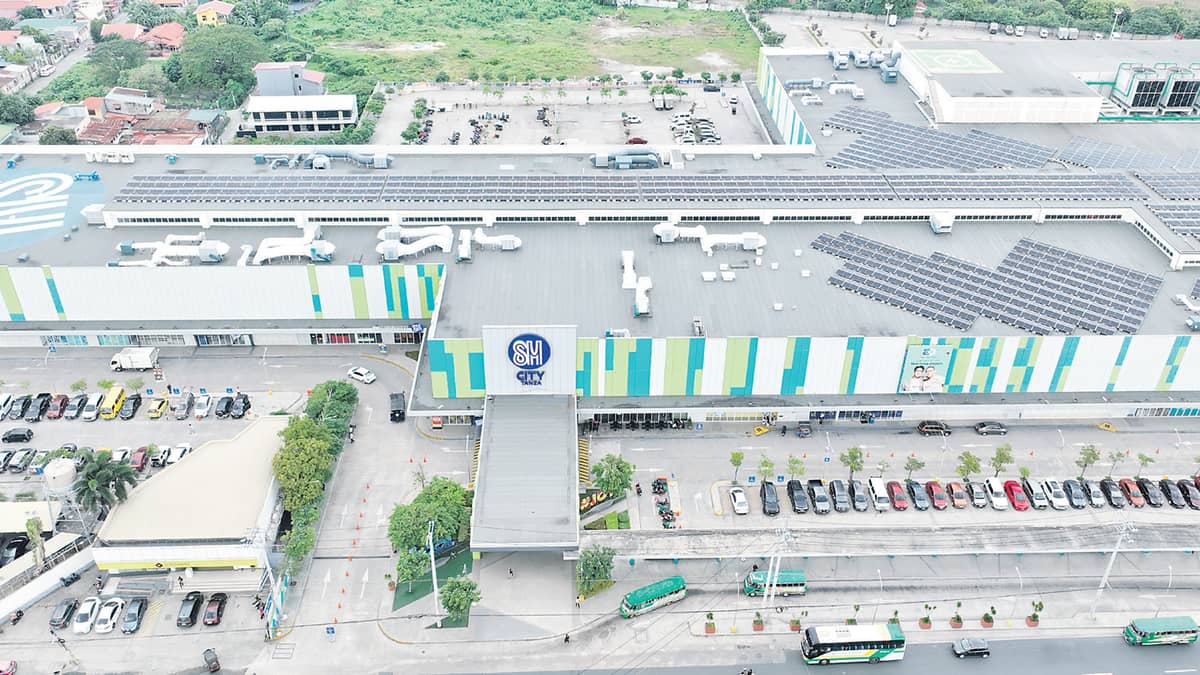 SM City Tanza powers up with 2,286 solar panels, generating a peak capacity of 1,257.30 kW — part of SM Supermalls’ commitment to clean and sustainable energy.
