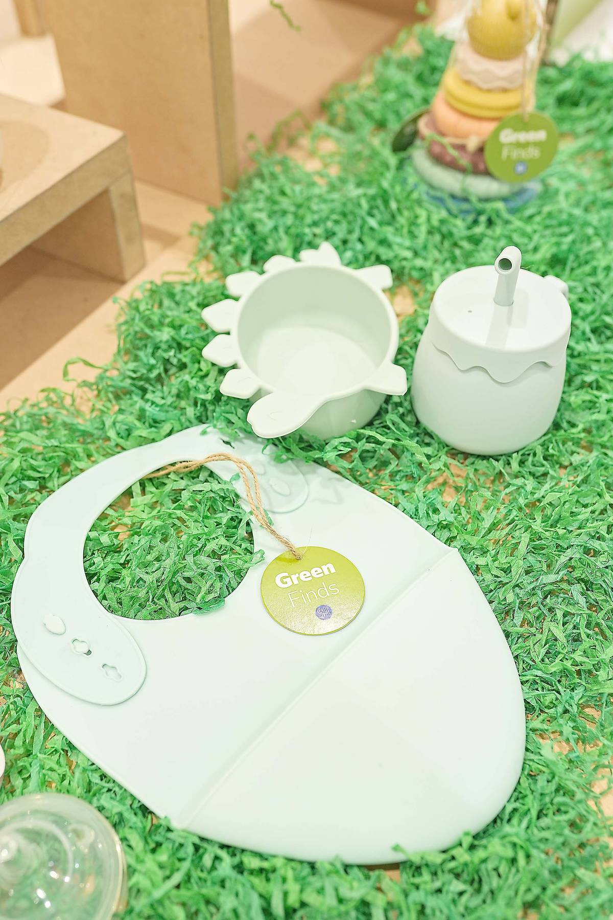 SILICONE feeding set.