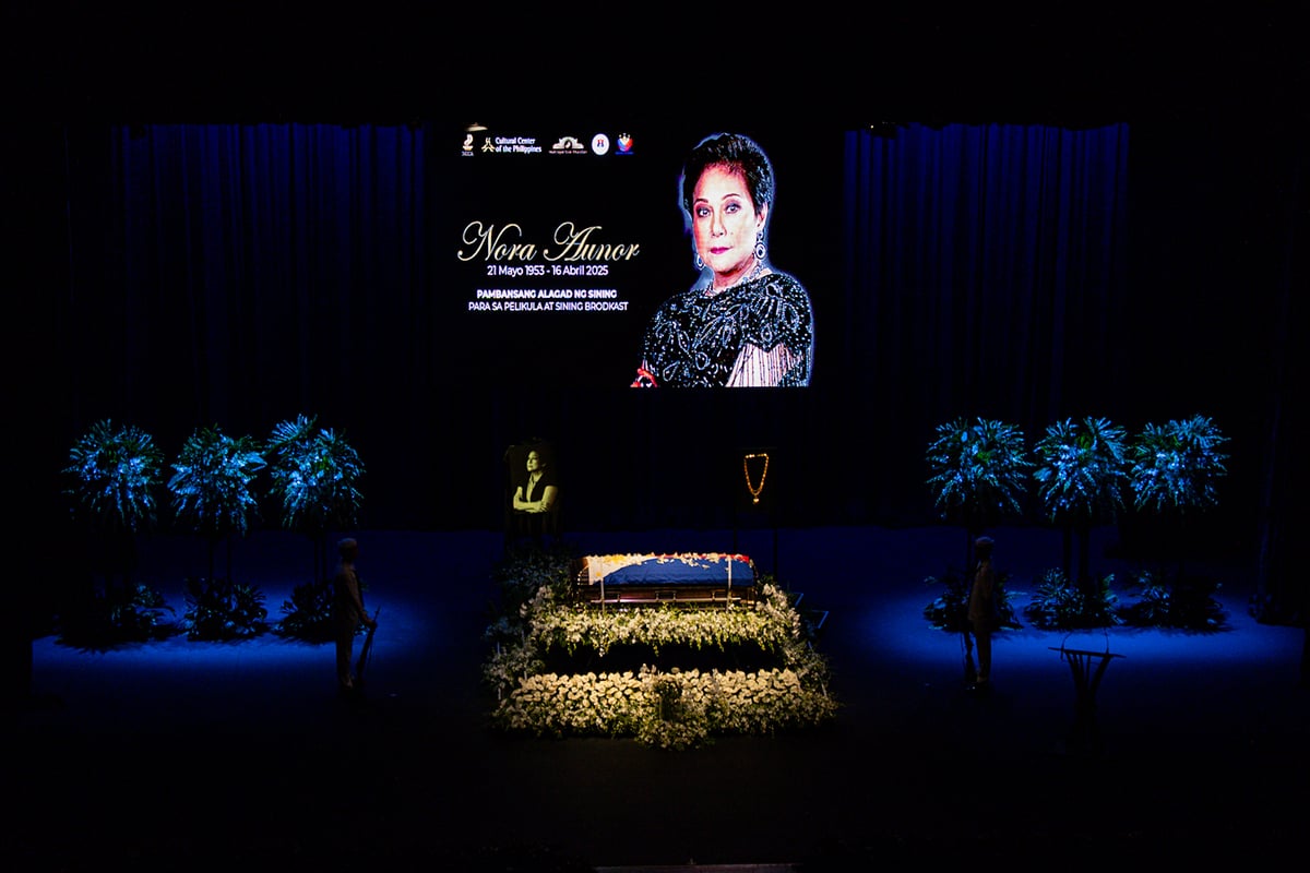 Fans mourn the Superstar's passing