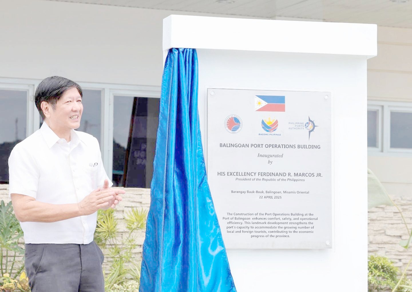 Marcos commends farmers, PPP partnerships