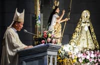 CARDINAL Jose Advincula leads Mass at the Manila Cathedral for Pope Francis, who epitomized grace and humility.