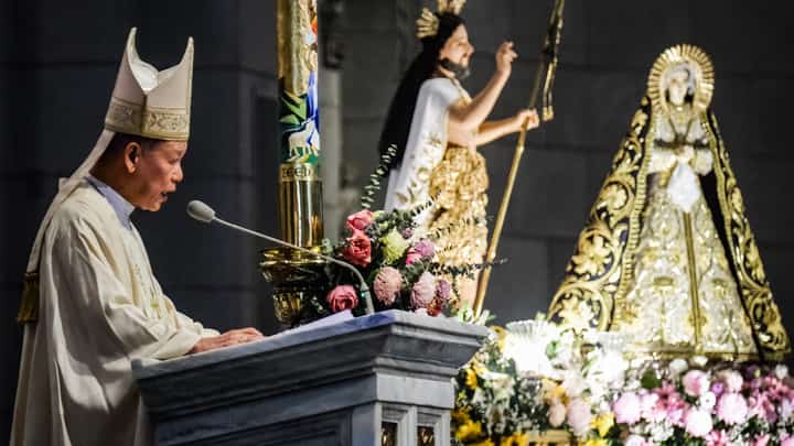 CARDINAL Jose Advincula leads Mass at the Manila Cathedral for Pope Francis, who epitomized grace and humility.