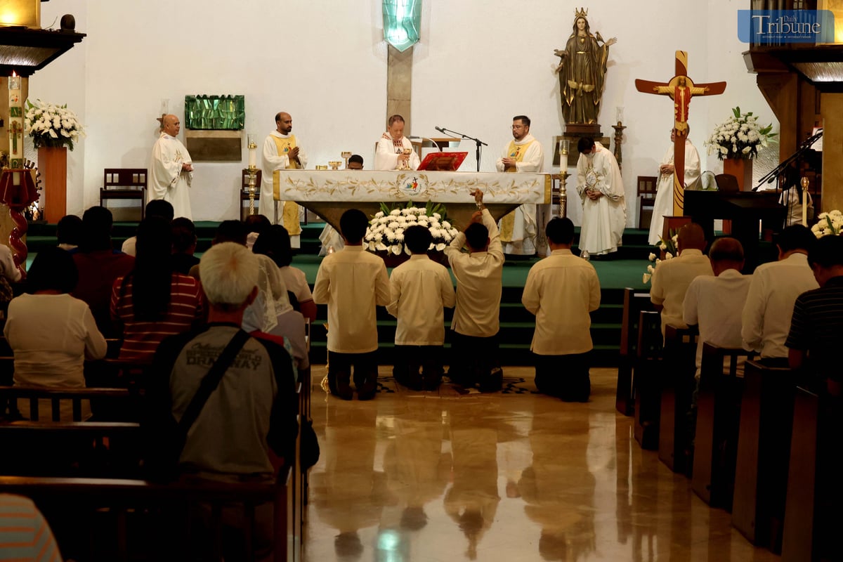 Cardinal Advincula leads Eucharistic Mass at EDSA Shrine
