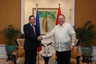 Phl, Indonesian defense chiefs boost military ties