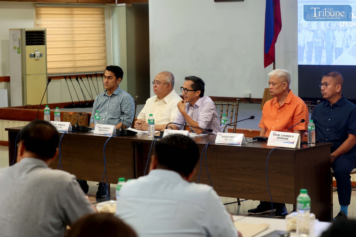 On Wednesday, 23 April 2025, at a press conference held at the LTO office in Quezon City, Department of Transportation (DOTr) Secretary Vince Dizon and LTO Chief Assistant Secretary Atty. Vigor D. Mendoza II announced the suspension of 671 public utility drivers for offenses committed during the Holy Week. The move highlights the government's ongoing efforts to ensure road safety and discipline among drivers.