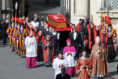 First Couple will attend Pope Francis’ funeral