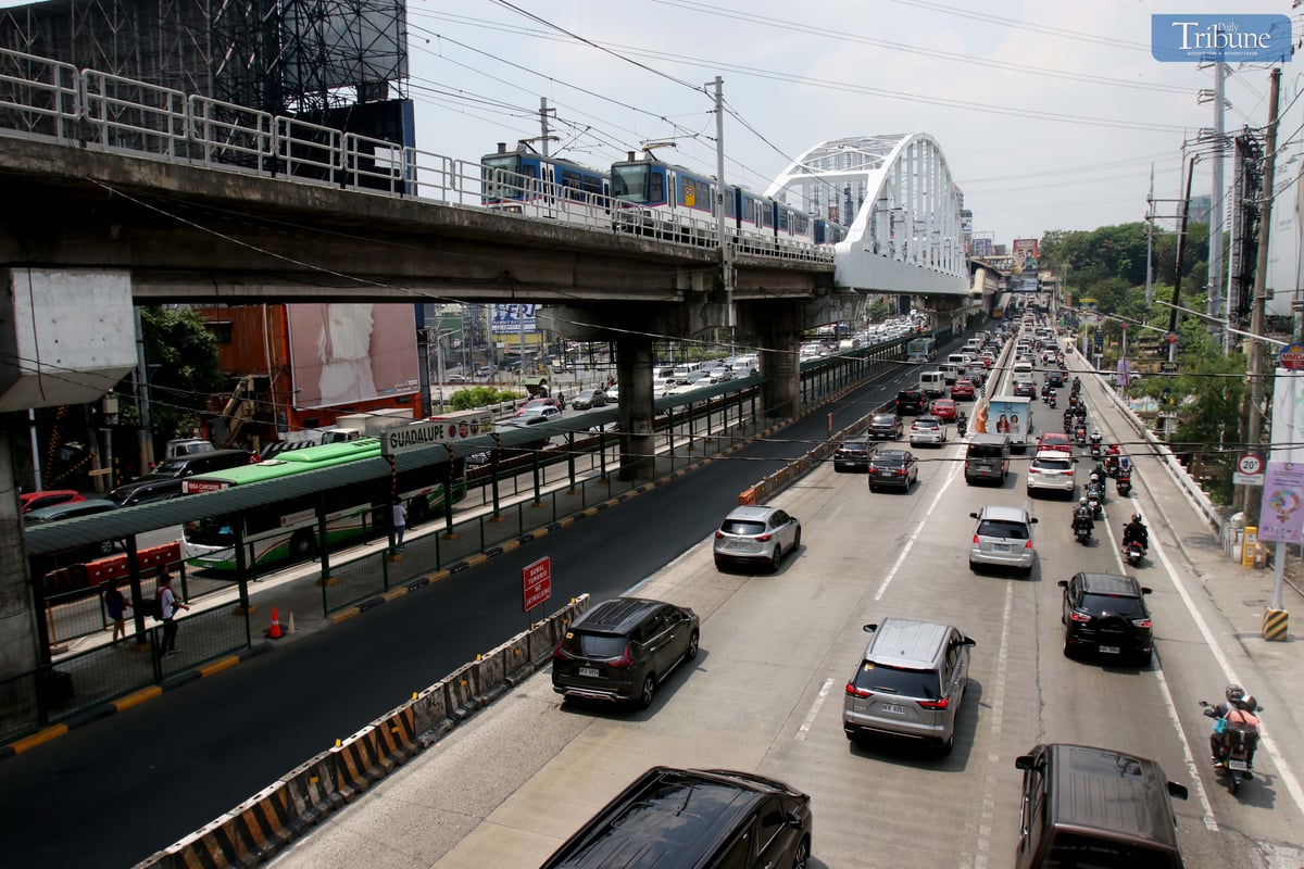 On Wednesday, 23 April 2025, traffic along both north and southbound lanes of EDSA in Guadalupe was congested as the Land Transportation Office (LTO) announced plans to create two special teams for an intensified campaign against drunk drivers, illegal drug use, and unsightly vehicles. LTO Chief Assistant Secretary Vigor Mendoza II revealed that a memo for these teams would be issued within the week, with deployment set to begin in May. This initiative aligns with the Department of Transportation’s (DOTr) directive under Secretary Vince Dizon to strengthen road safety policies.