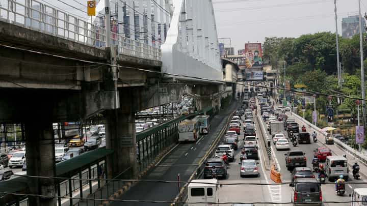 (April 23 2025) Traffic situation North and Southbound along Edsa in Guadalupe on Wednesday April 23 2025. The Land Transportation Office (LTO) has announced plans to create two special teams that will focus on the agency's intensified campaign against drivers who are drunk or involved in illegal drugs and unsightly vehicles. According to LTO Chief Assistant Secretary Vigor Mendoza II, possible that within this week, a memo for the said team will be issued to be mandated in each region, and will begin deployment in May., The move is in line with the directive of Department of Transportation (DOTr) Secretary Vince Dizon, to tighten road safety policies. Photo/Analy Labor