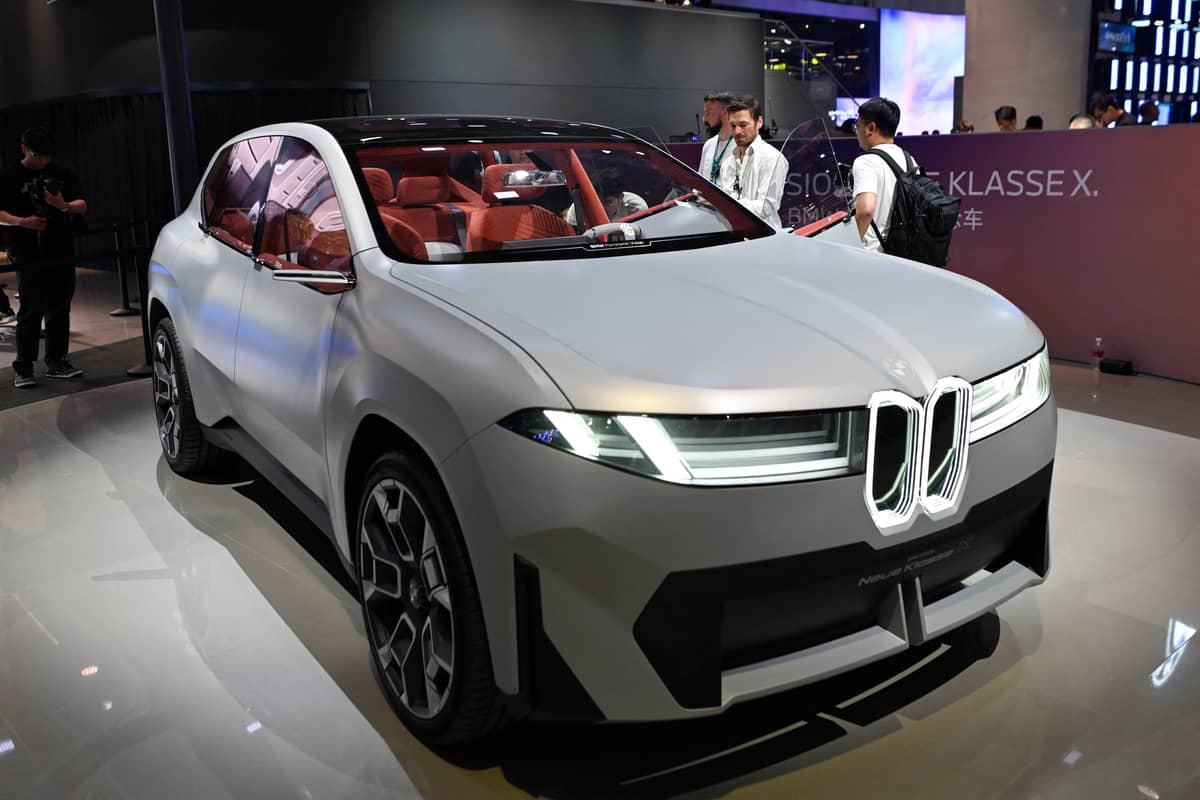 BMW’s Vision Neue Klasse X draws a futuristic line in the sand at Auto Shanghai.